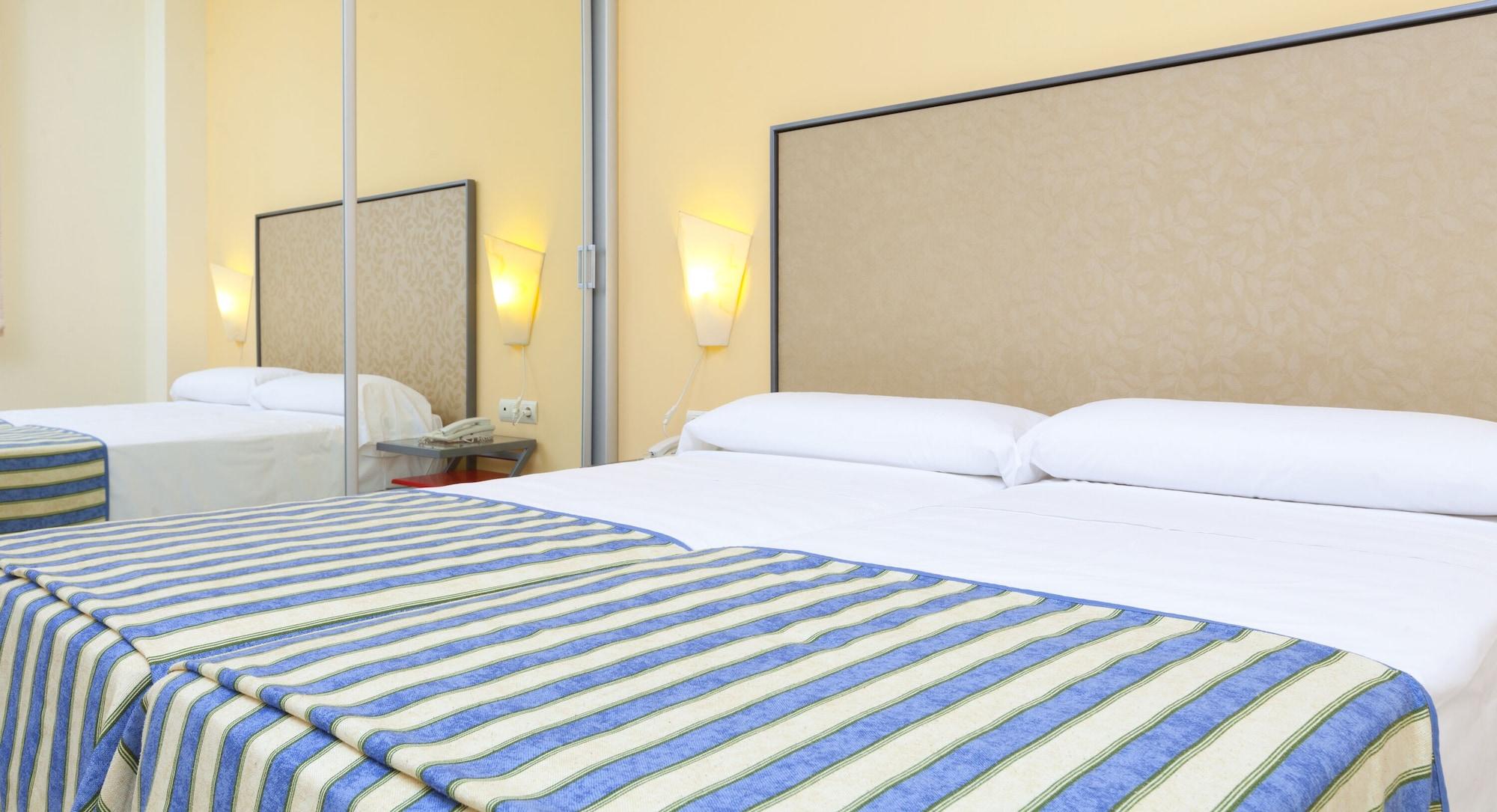 Apartamentos Vertice Sevilla Aljarafe Bormujos Ngoại thất bức ảnh