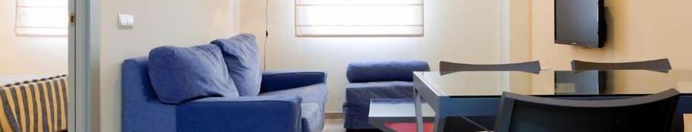 Apartamentos Vertice Sevilla Aljarafe Bormujos Ngoại thất bức ảnh