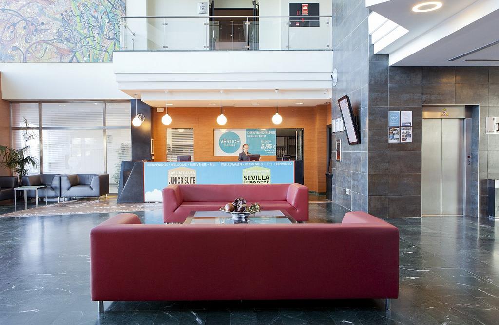 Apartamentos Vertice Sevilla Aljarafe Bormujos Ngoại thất bức ảnh