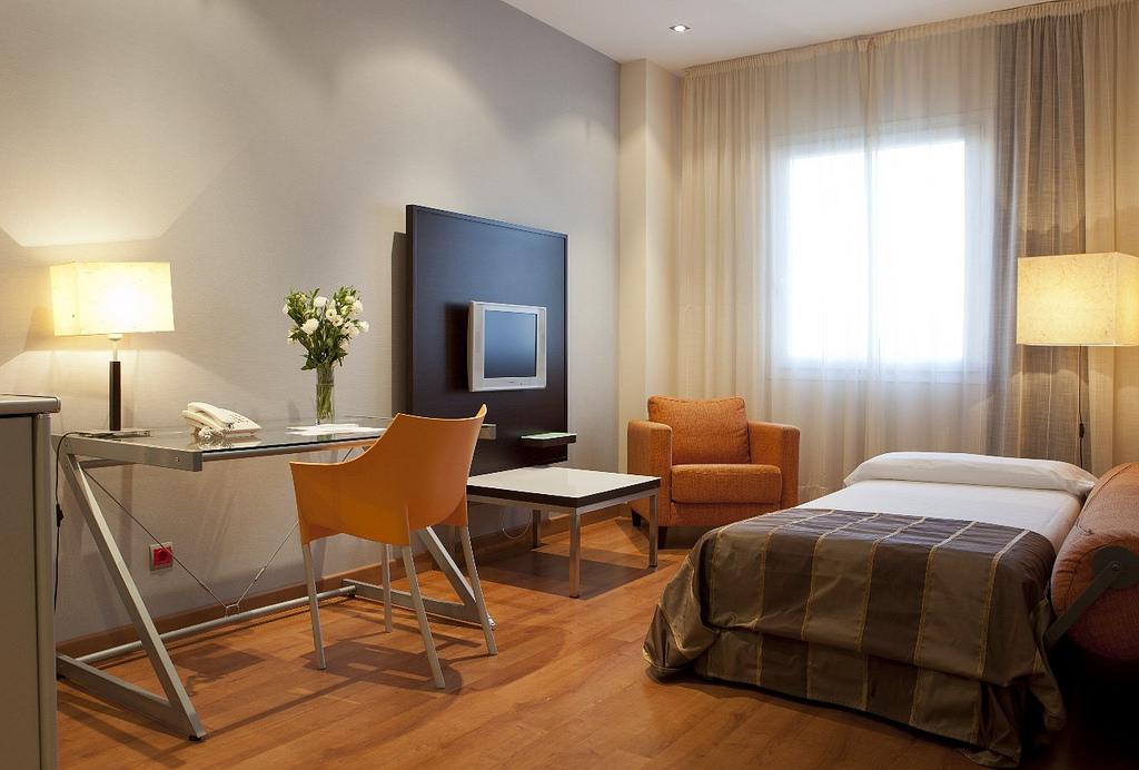 Apartamentos Vertice Sevilla Aljarafe Bormujos Ngoại thất bức ảnh