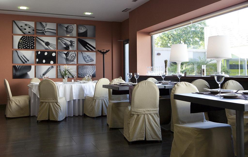 Apartamentos Vertice Sevilla Aljarafe Bormujos Ngoại thất bức ảnh