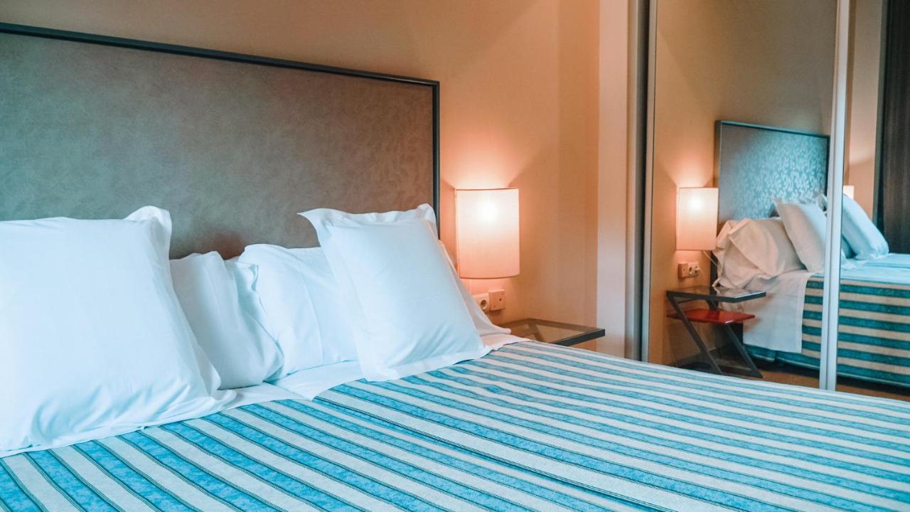 Apartamentos Vertice Sevilla Aljarafe Bormujos Ngoại thất bức ảnh