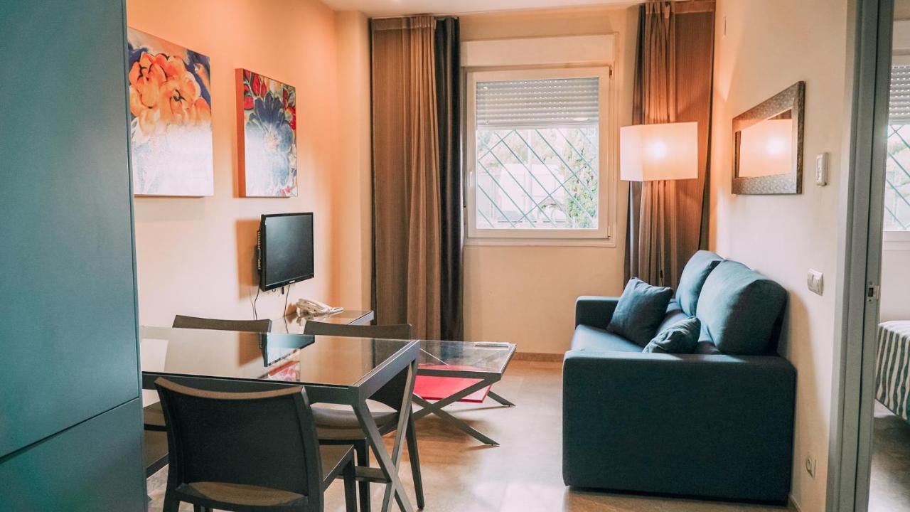 Apartamentos Vertice Sevilla Aljarafe Bormujos Ngoại thất bức ảnh
