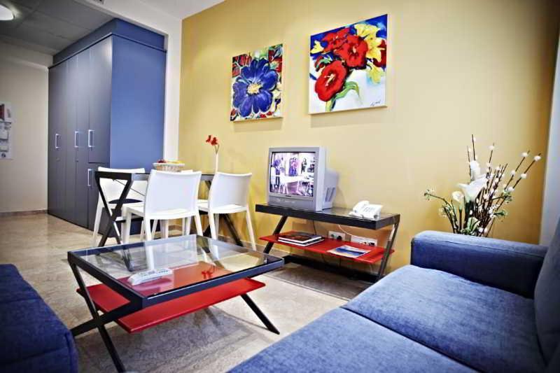 Apartamentos Vertice Sevilla Aljarafe Bormujos Phòng bức ảnh