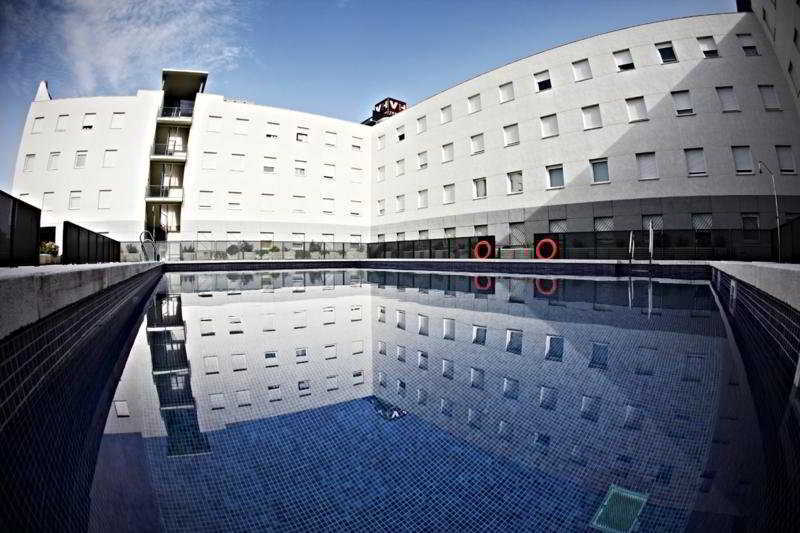 Apartamentos Vertice Sevilla Aljarafe Bormujos Ngoại thất bức ảnh