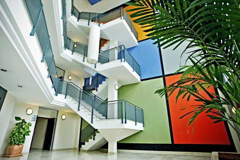 Apartamentos Vertice Sevilla Aljarafe Bormujos Ngoại thất bức ảnh