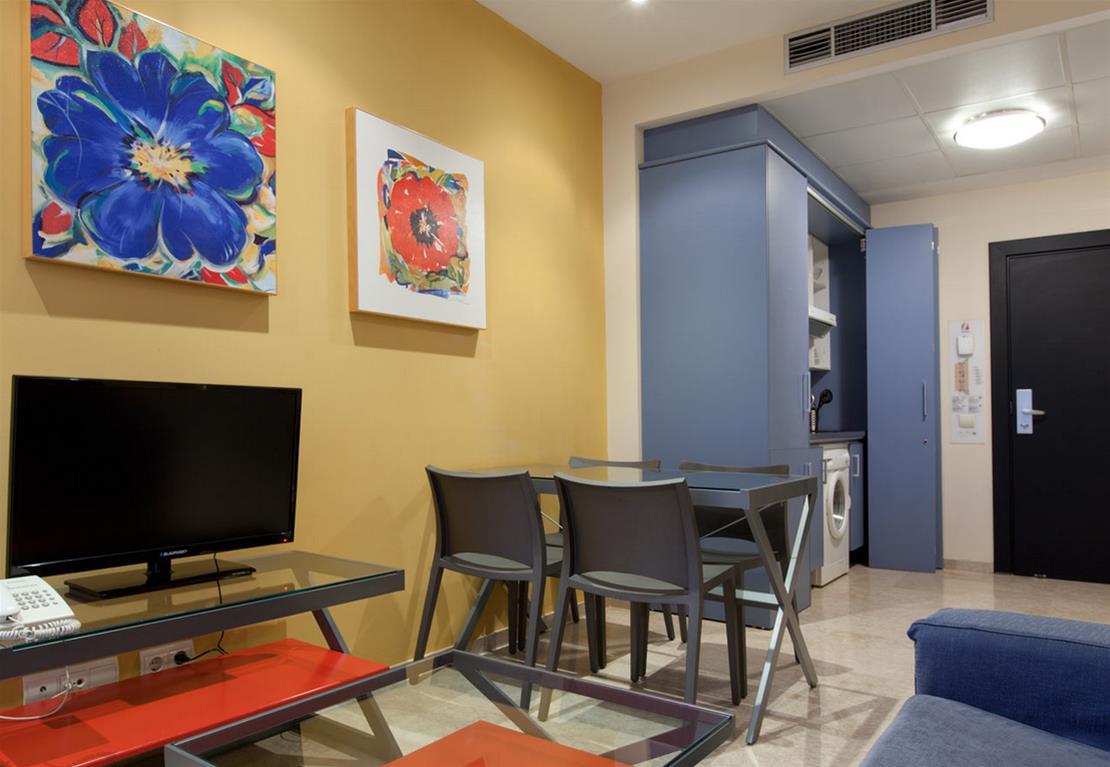 Apartamentos Vertice Sevilla Aljarafe Bormujos Ngoại thất bức ảnh