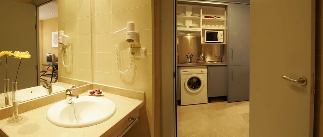 Apartamentos Vertice Sevilla Aljarafe Bormujos Ngoại thất bức ảnh