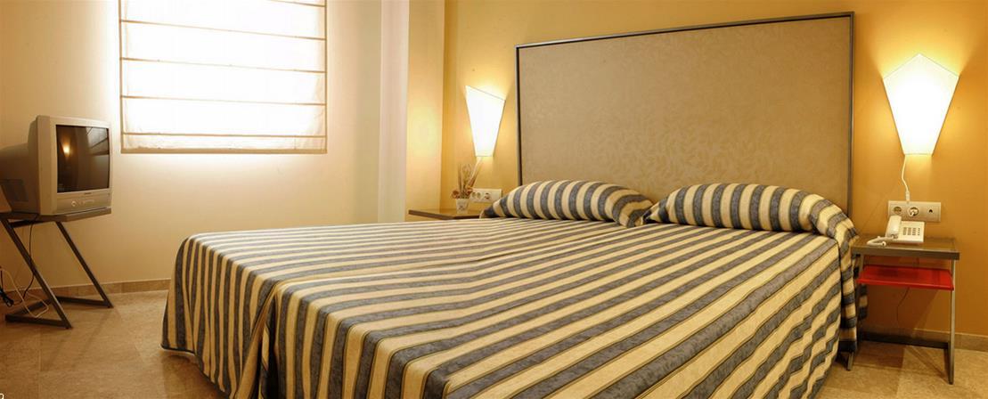 Apartamentos Vertice Sevilla Aljarafe Bormujos Ngoại thất bức ảnh