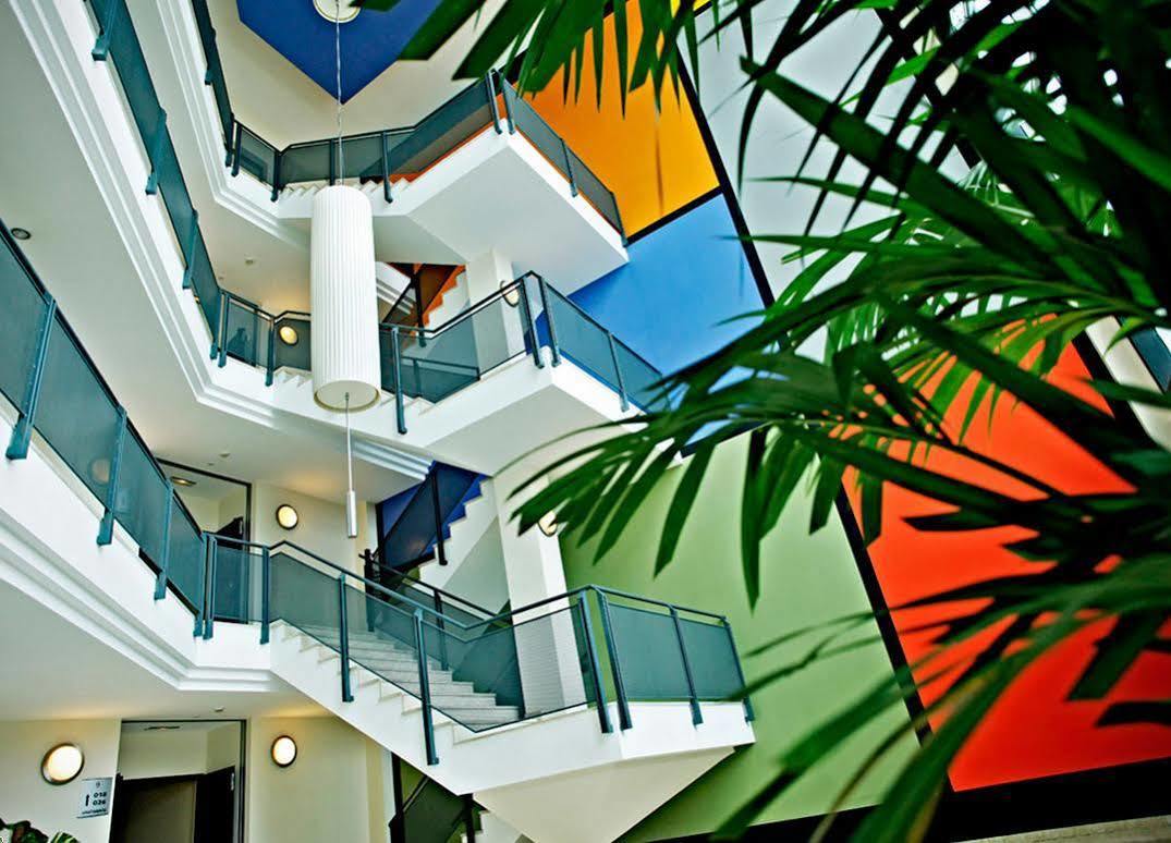 Apartamentos Vertice Sevilla Aljarafe Bormujos Ngoại thất bức ảnh